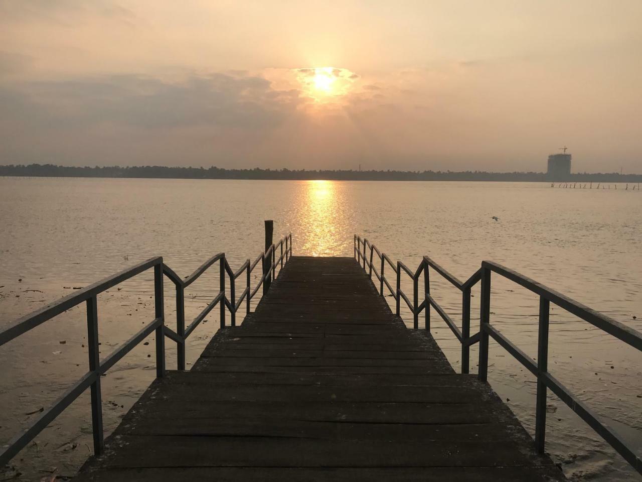 Kent Baywatch Suites Kochi Zewnętrze zdjęcie